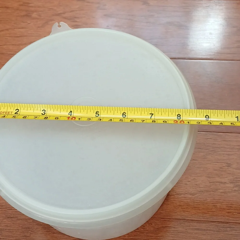 Tupperware medium canister Kitchen Storage Circular Opaque Leftovers Lunch